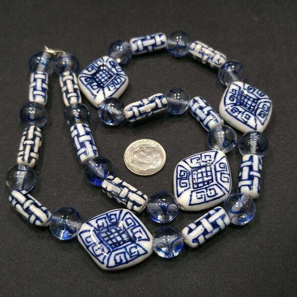 Vintage Delft Blue Willow Porcelain Bead Necklace Glass Beads Asian Style 1960s - Picture 4 of 10
